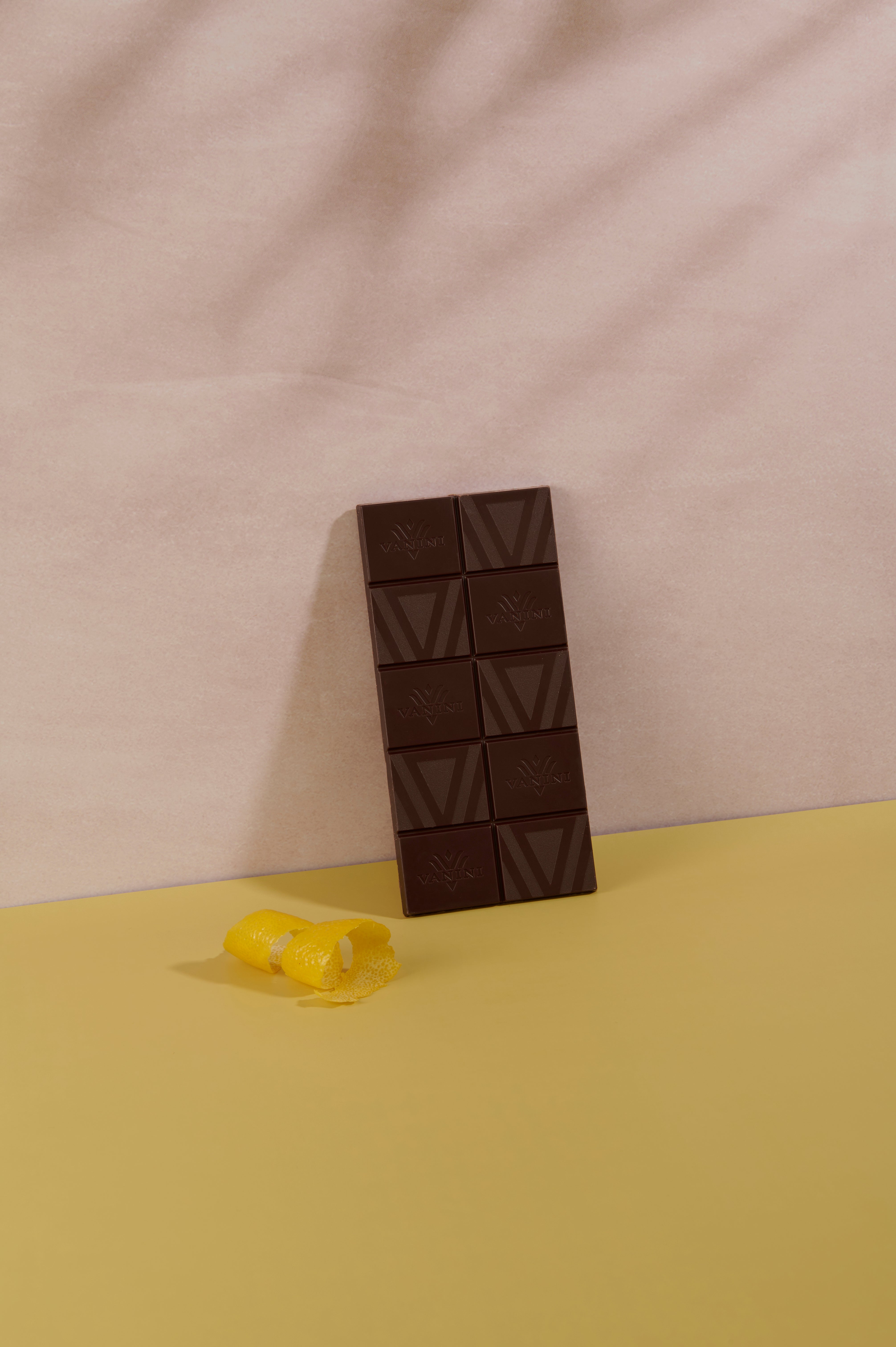 Vanini Single Origin Peru Dark Chocolate Bar 62% with Almonds and Cedar