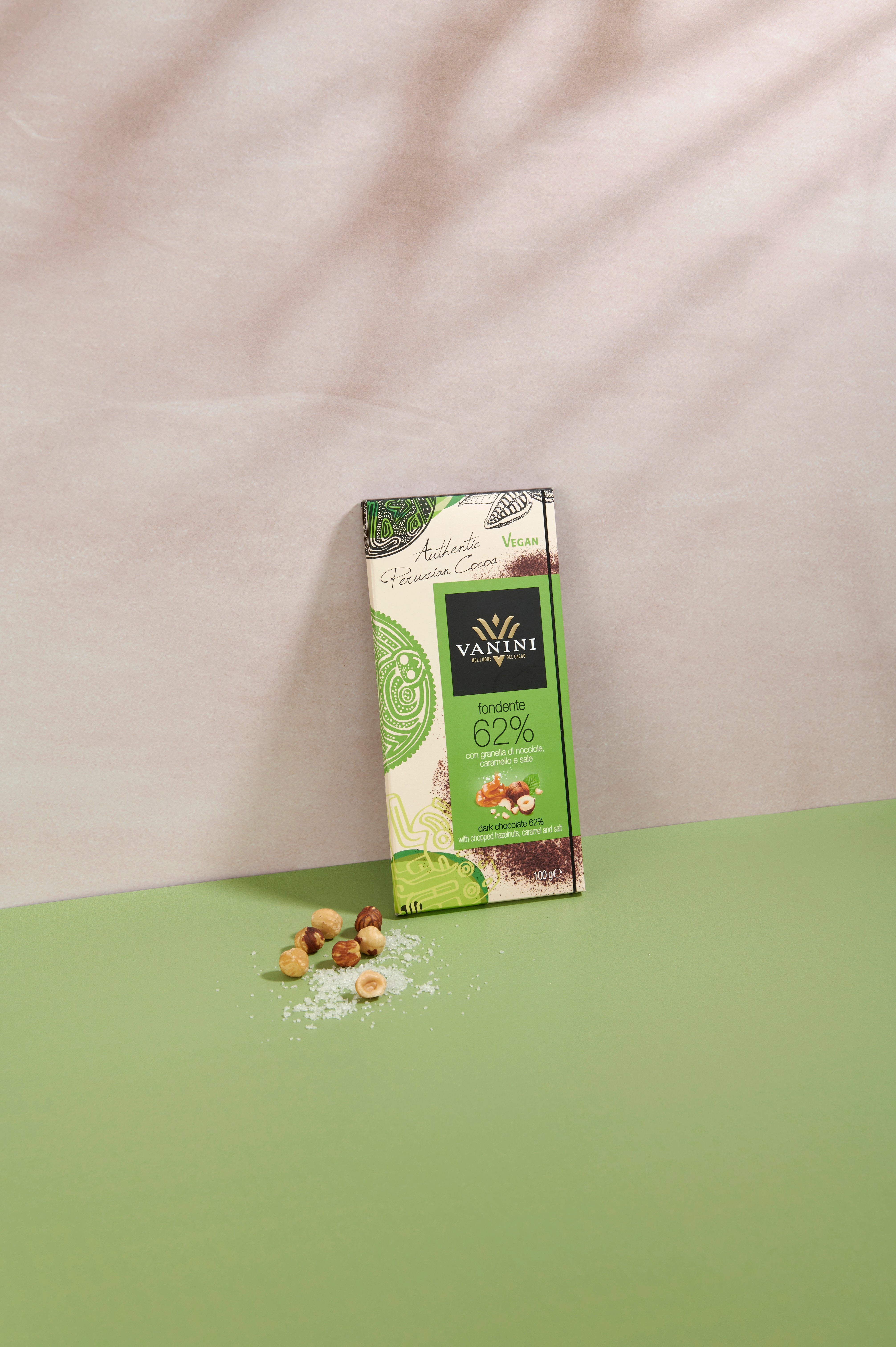 Tavoletta Vanini Monorigine Perù Fondente 62% con granella di nocciole, caramello e sale