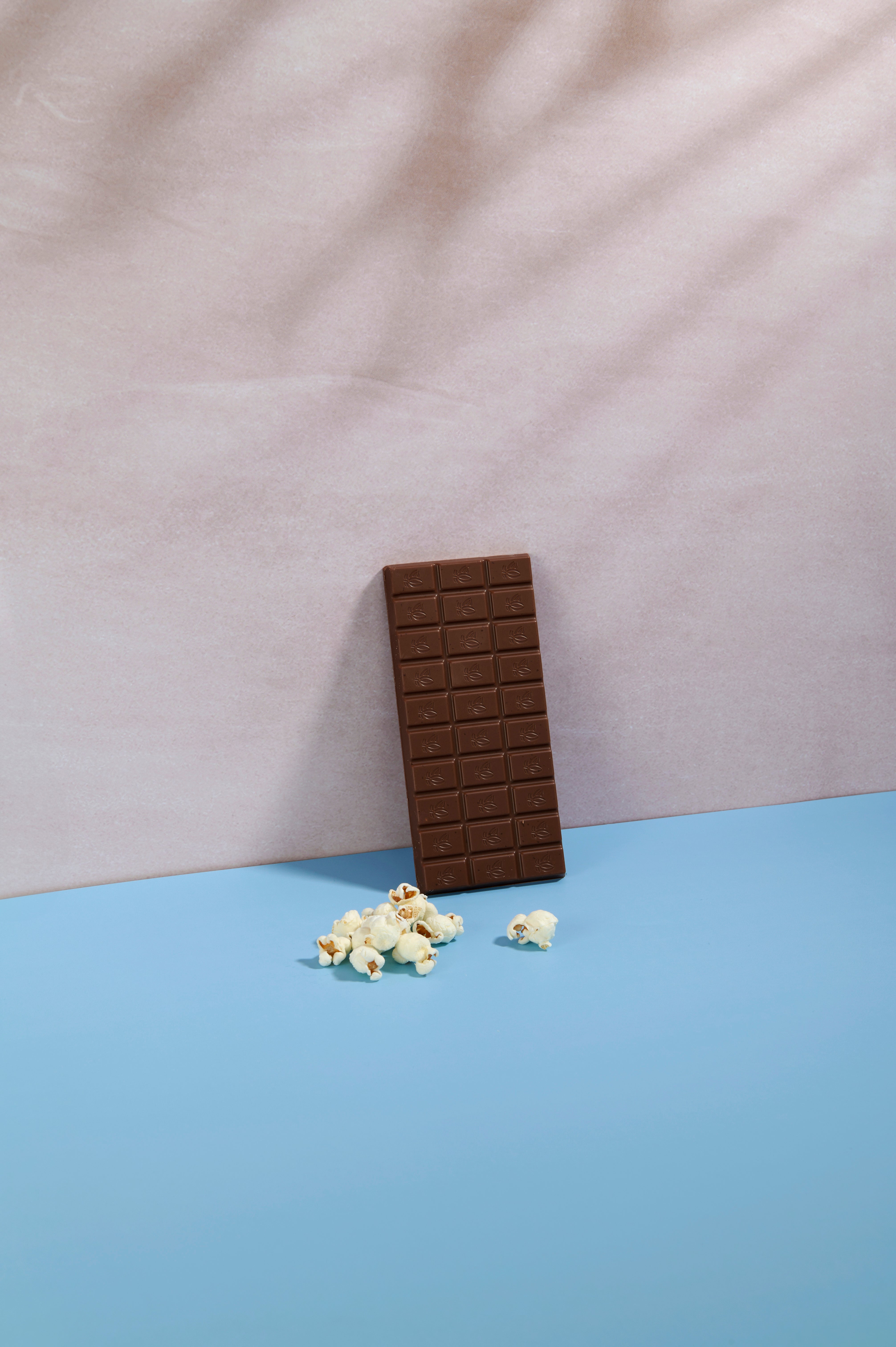 Vanini Tasting Experience bar with milk chocolate, caramelized popcorn and salt