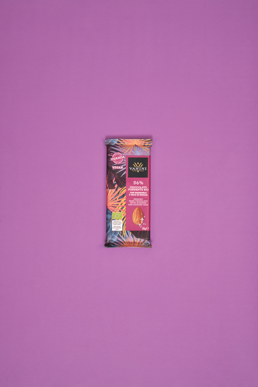 Vanini Uganda Dark Organic Bar 56% with almonds and Sicilian salt